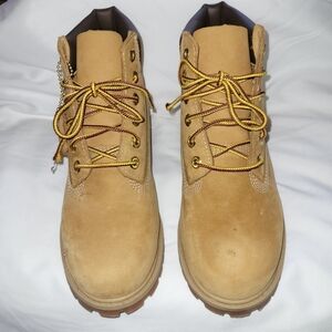 Timberlands* Youth* Premium 6" Waterproof Boots* Wheat* Sz 3